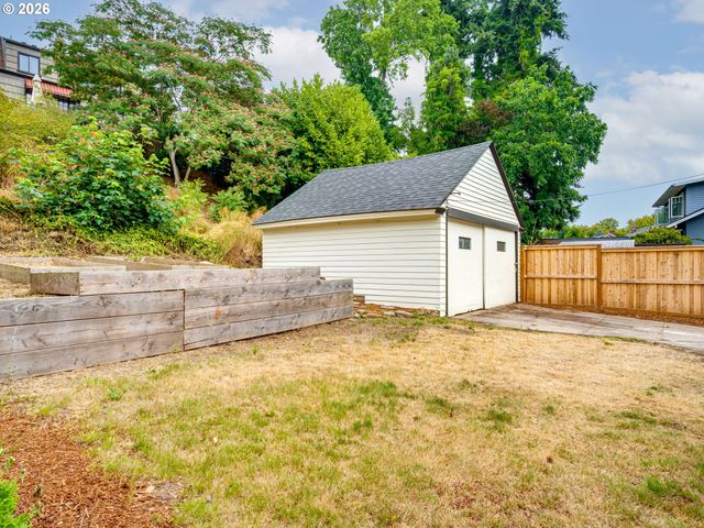 3915 NE Stanton ST, Portland, OR 97212