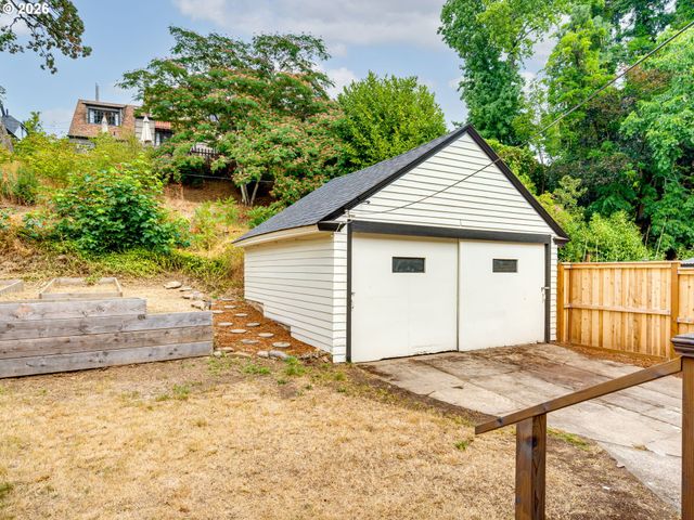 3915 NE Stanton ST, Portland, OR 97212