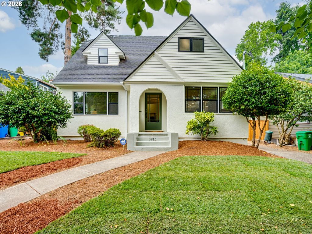 3915 NE Stanton ST, Portland, OR 97212