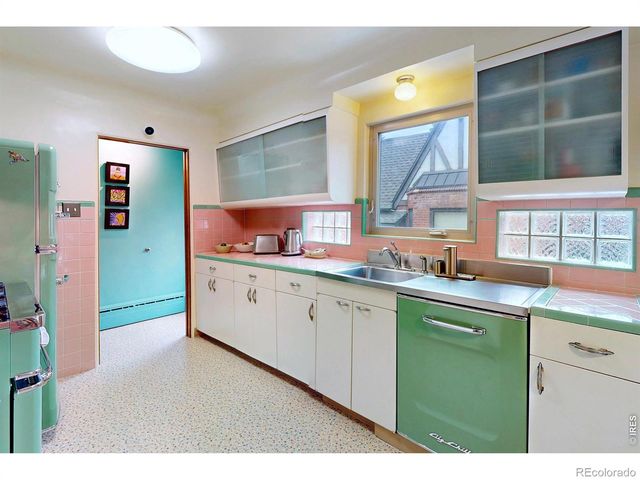 665 Ivy Street, Denver, CO 80220
