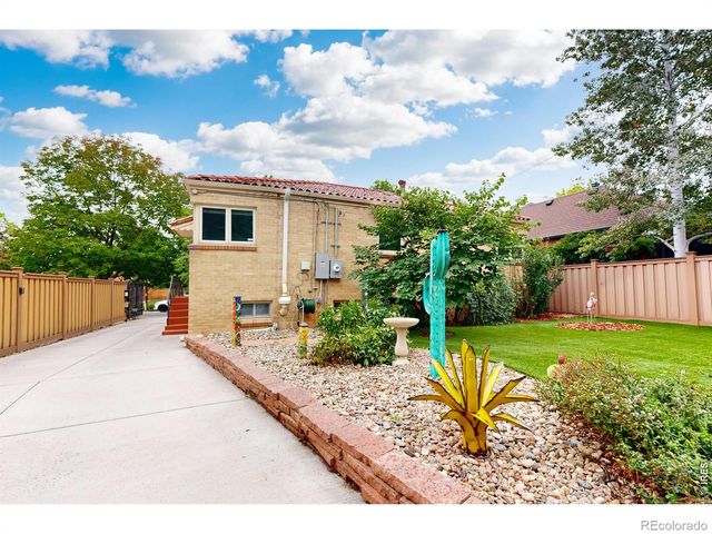 665 Ivy Street, Denver, CO 80220