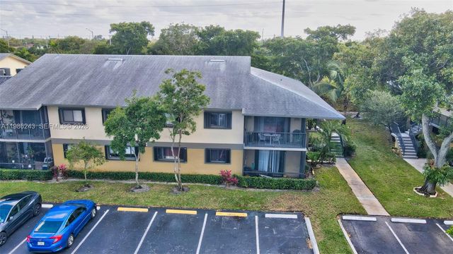 588 Trace Cir 211, Deerfield Beach, FL 33441