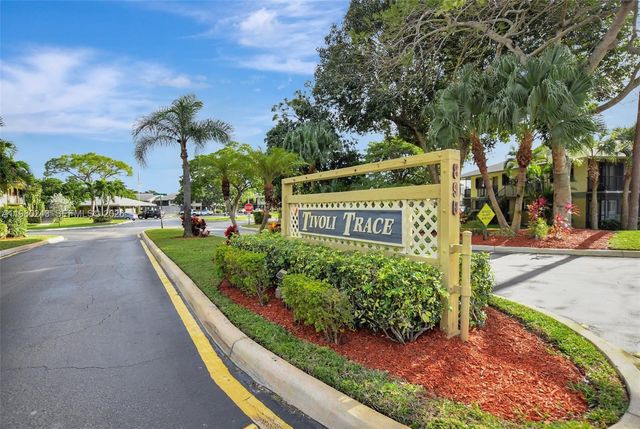 588 Trace Cir 211, Deerfield Beach, FL 33441