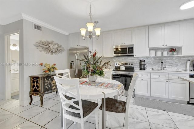 588 Trace Cir 211, Deerfield Beach, FL 33441