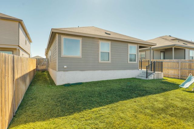 557 Greatest Gift WAY, Jarrell, TX 76537