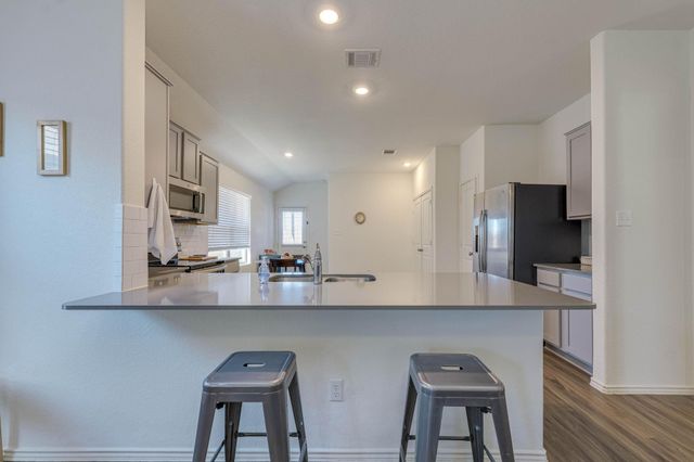 557 Greatest Gift WAY, Jarrell, TX 76537