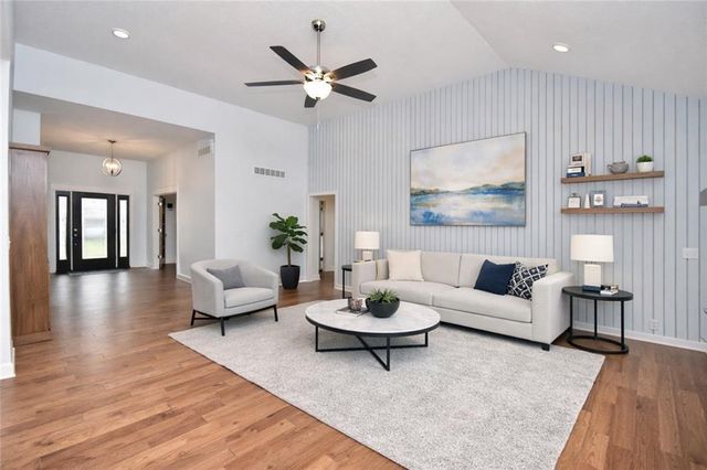 405 W 10th Street, Lawson, MO 64062