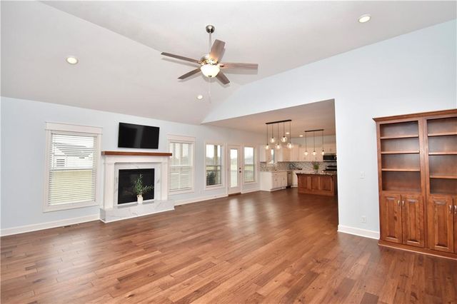 405 W 10th Street, Lawson, MO 64062