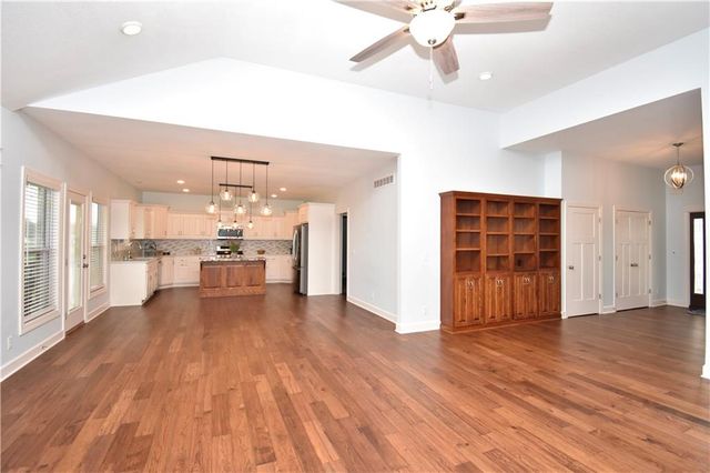 405 W 10th Street, Lawson, MO 64062