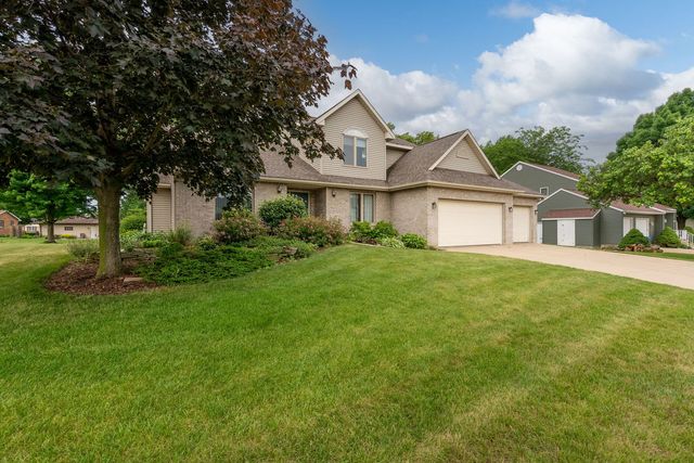 915 Pleasant Hill Drive, De Witt, IA 52472