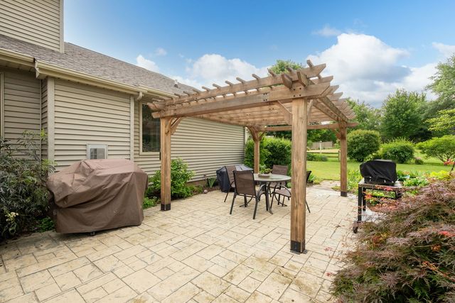 915 Pleasant Hill Drive, De Witt, IA 52472
