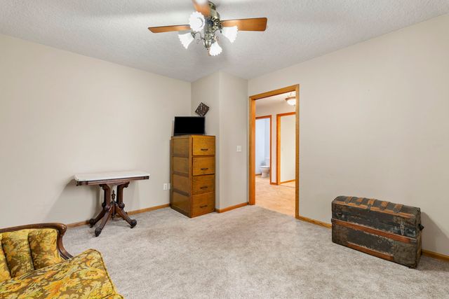 915 Pleasant Hill Drive, De Witt, IA 52472