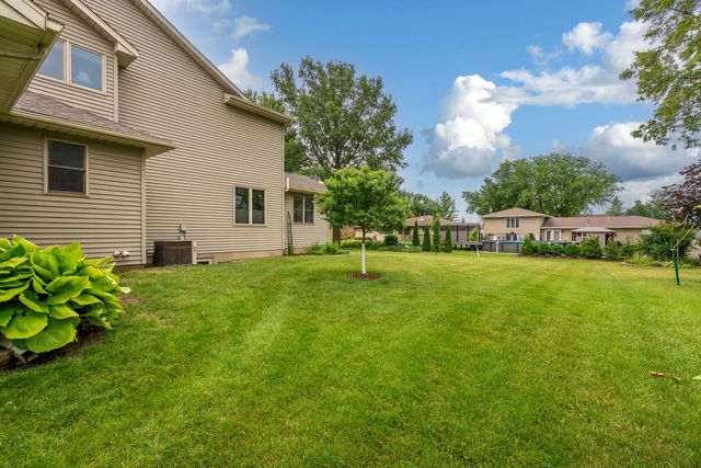 915 Pleasant Hill Drive, De Witt, IA 52472