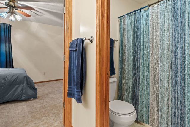 915 Pleasant Hill Drive, De Witt, IA 52472