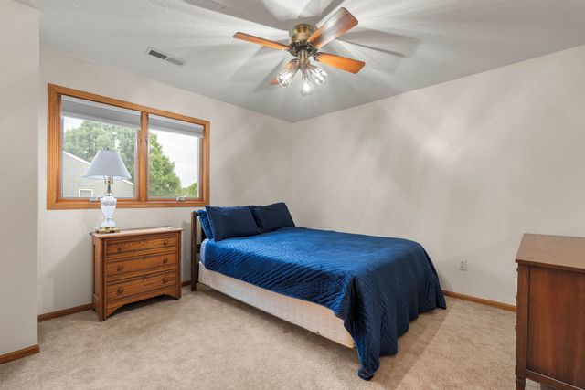 915 Pleasant Hill Drive, De Witt, IA 52472