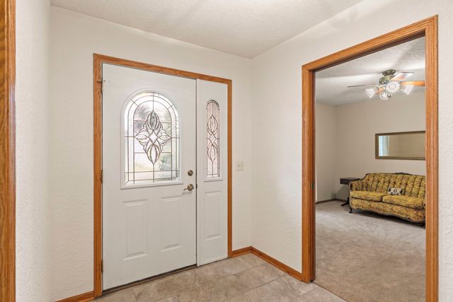 915 Pleasant Hill Drive, De Witt, IA 52472