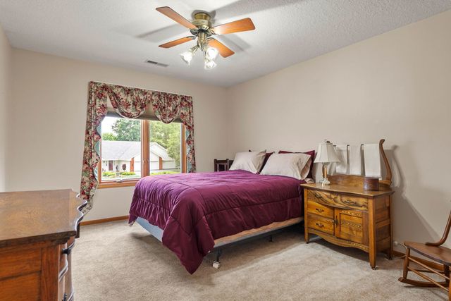 915 Pleasant Hill Drive, De Witt, IA 52472