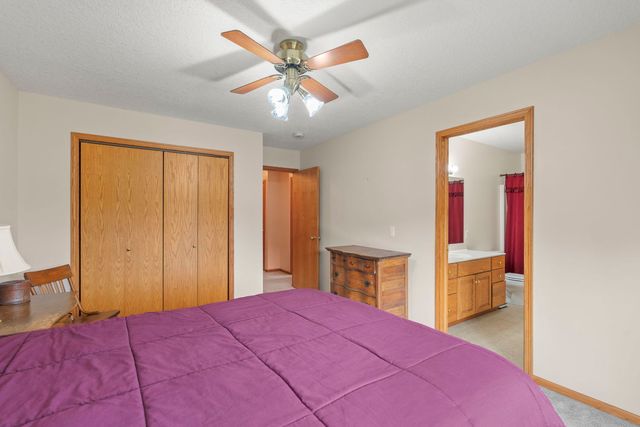 915 Pleasant Hill Drive, De Witt, IA 52472