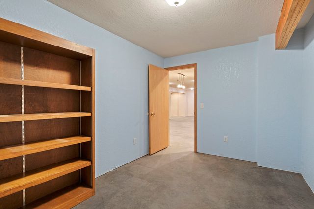 915 Pleasant Hill Drive, De Witt, IA 52472