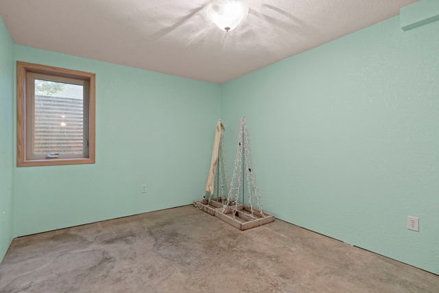 915 Pleasant Hill Drive, De Witt, IA 52472
