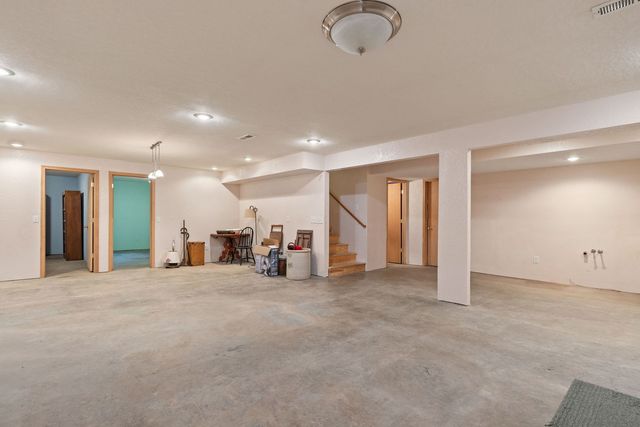 915 Pleasant Hill Drive, De Witt, IA 52472