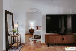 413 E Via Escuela 611, Palm Springs, CA 92262