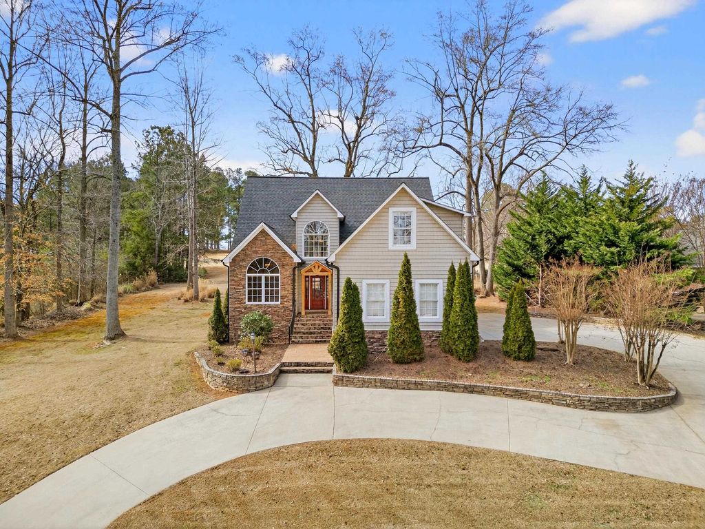 724 Three Wood Lane, Woodruff, SC 29388