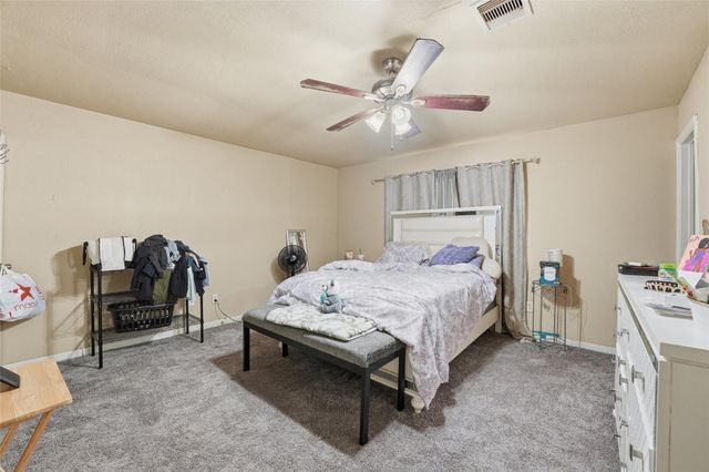 4850 Raven Ridge Dr, Houston, TX 77053
