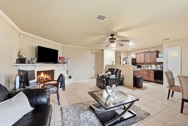 4850 Raven Ridge Dr, Houston, TX 77053