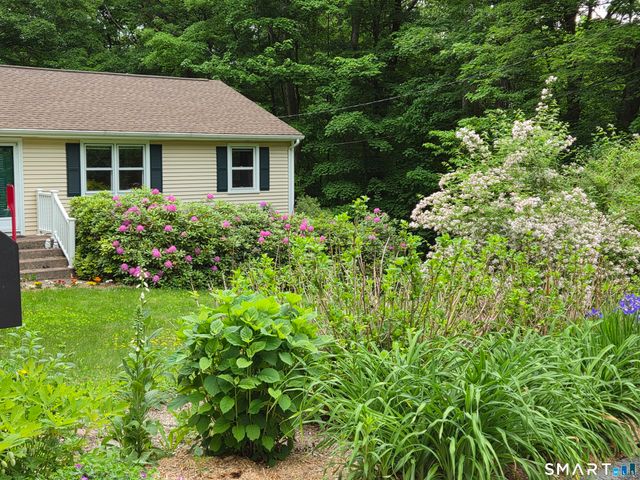 25 Mountain View Road, Bethany, CT 06524