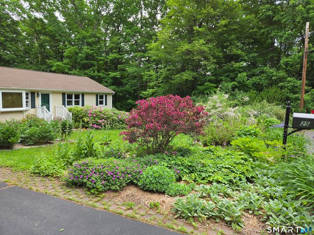 25 Mountain View Road, Bethany, CT 06524