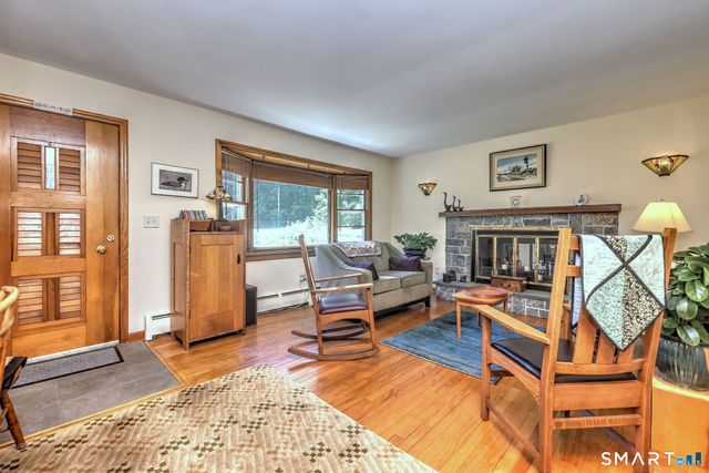 25 Mountain View Road, Bethany, CT 06524