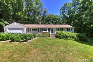 25 Mountain View Road, Bethany, CT 06524
