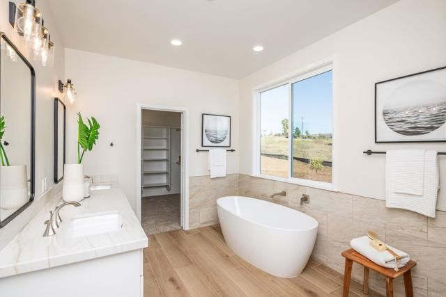 1904 Grey Rabbit Hollow Lane, Fallbrook, CA 92028