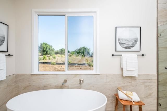 1904 Grey Rabbit Hollow Lane, Fallbrook, CA 92028