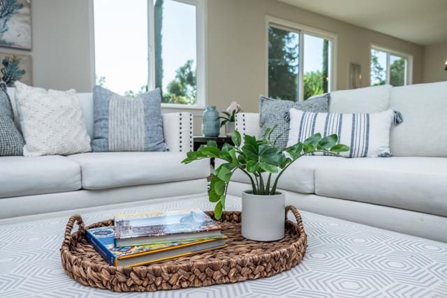 1904 Grey Rabbit Hollow Lane, Fallbrook, CA 92028