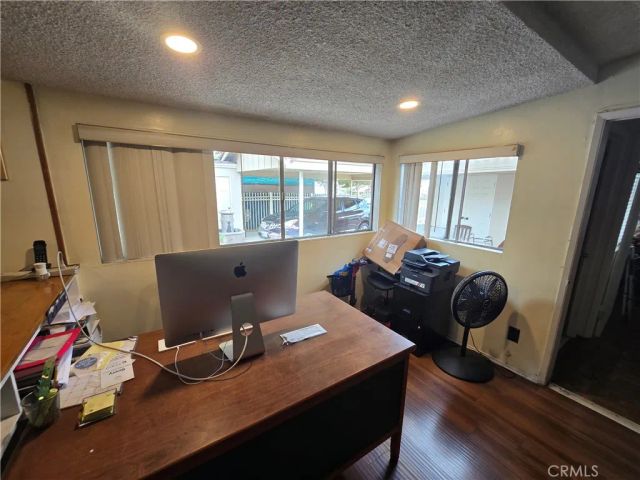 20959 Strathern, Canoga Park, CA 91304