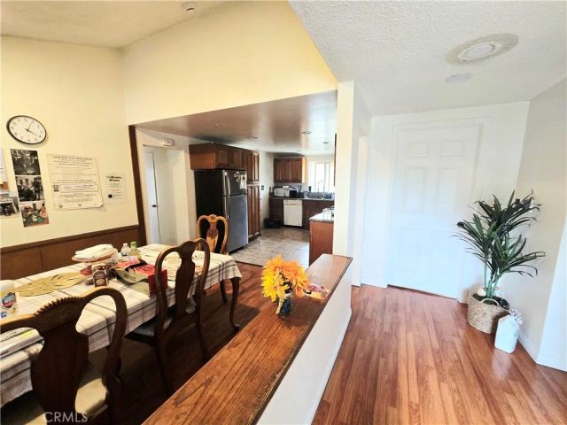 20959 Strathern, Canoga Park, CA 91304