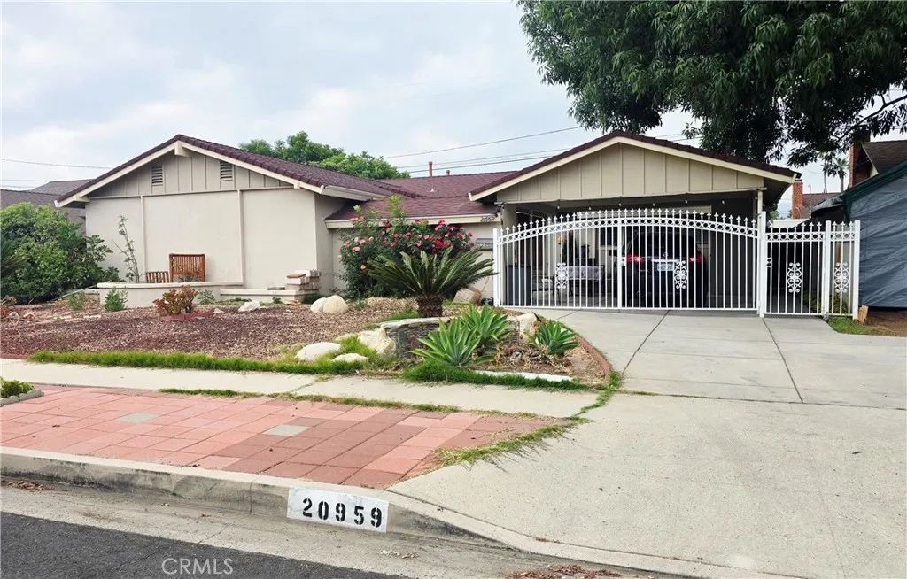 20959 Strathern, Canoga Park, CA 91304