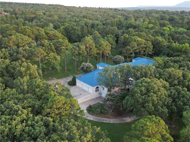 1686 Marina Road, Russellville, AR 72802