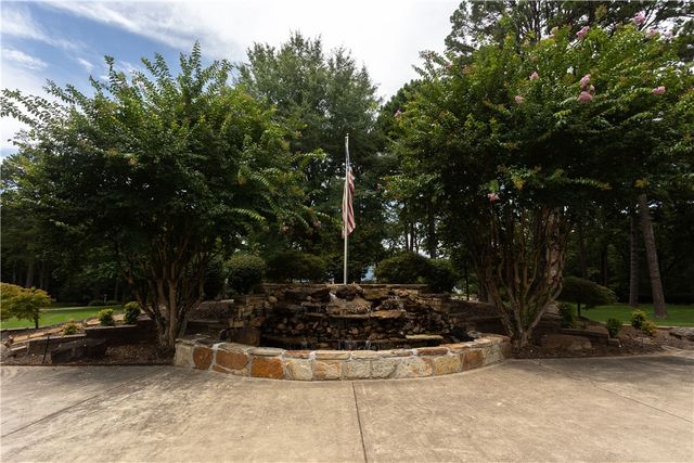 1686 Marina Road, Russellville, AR 72802