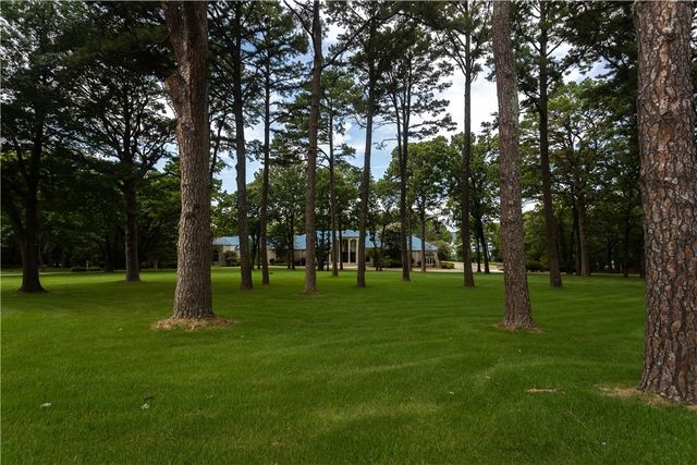 1686 Marina Road, Russellville, AR 72802