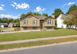 800 NE Bristol Drive, Lee's Summit, MO 64086