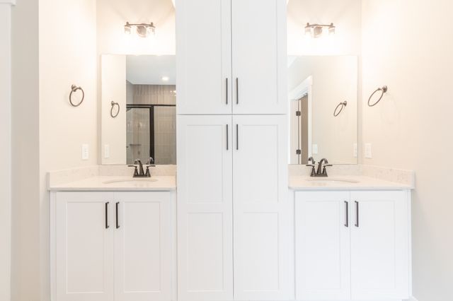 1183 Hangar Dr, Springfield, TN 37172