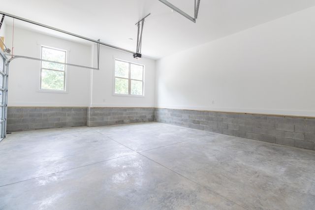 1183 Hangar Dr, Springfield, TN 37172