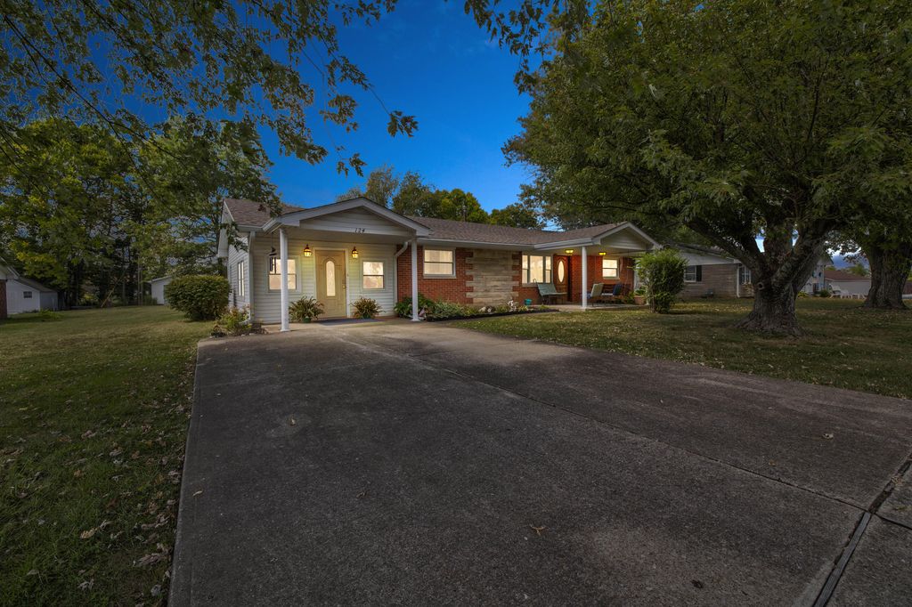 124 Westside Drive, Mt Sterling, KY 40353