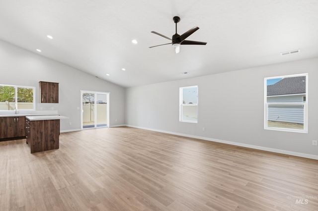 3844 E Freedom Tower Dr, Nampa, ID 83686