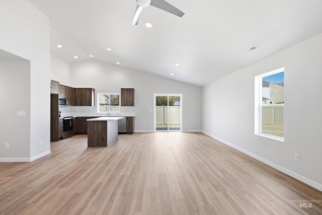 3844 E Freedom Tower Dr, Nampa, ID 83686