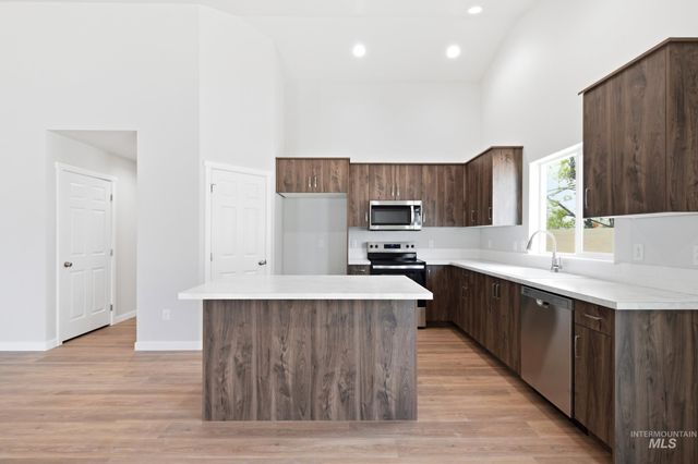 3844 E Freedom Tower Dr, Nampa, ID 83686