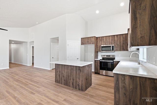 3844 E Freedom Tower Dr, Nampa, ID 83686